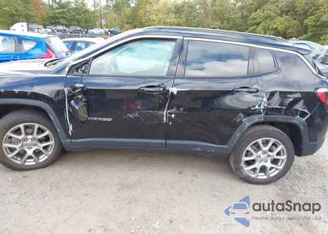 2022 Jeep Compass Latitude Lux 4X4 from USA, damaged, VIN 3C4NJDFB0NT180836
